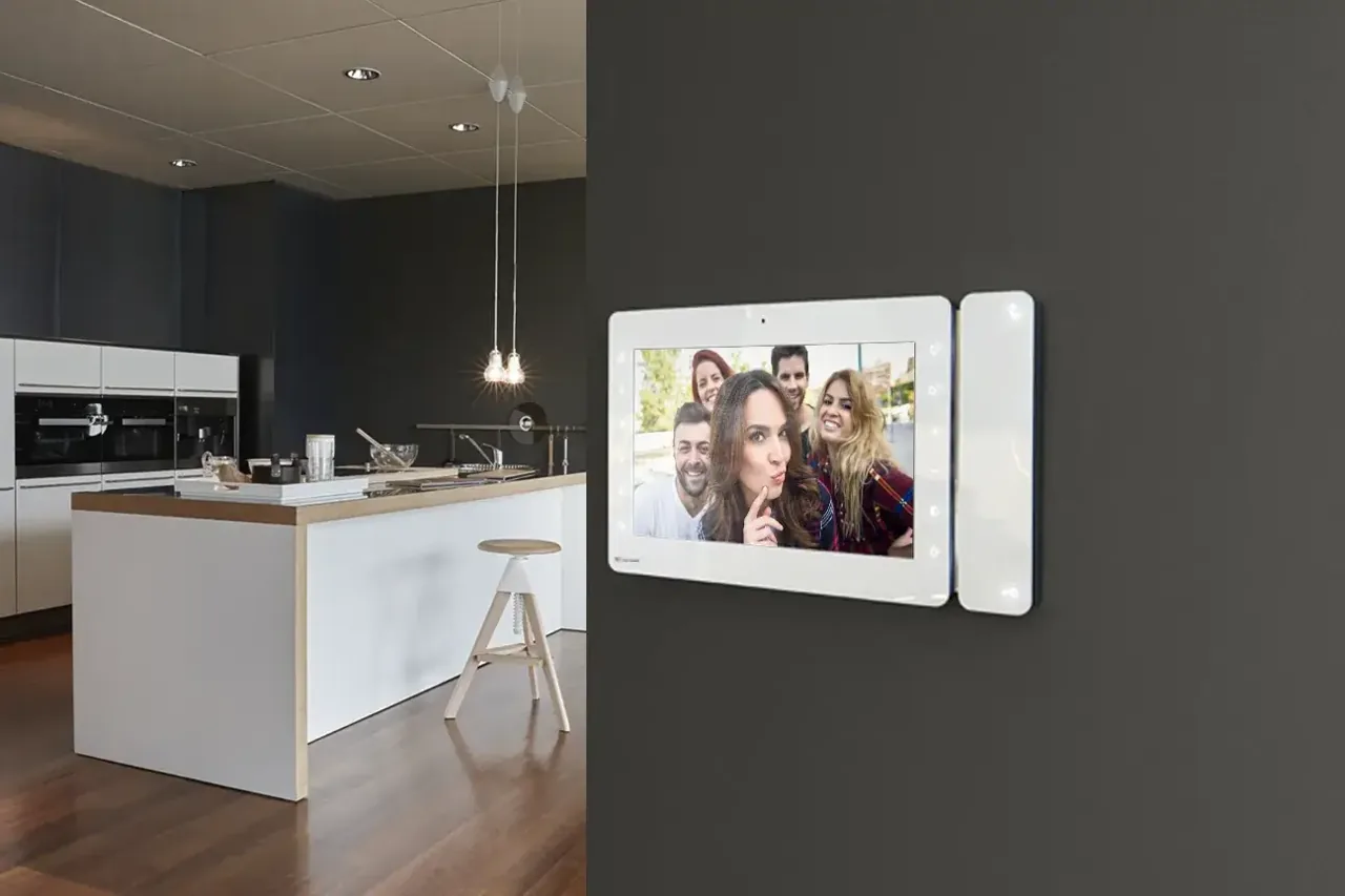 Comelit — video entry designed around the building
