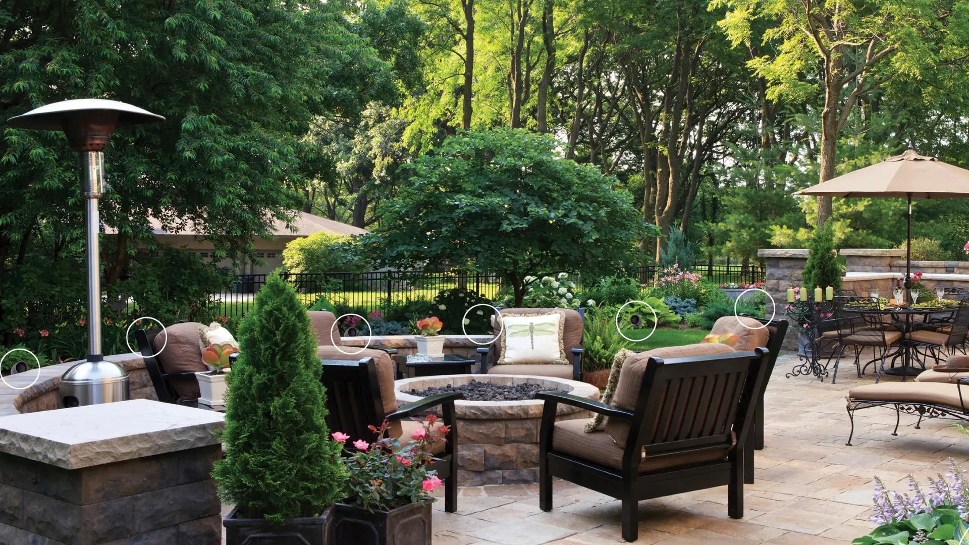 Entertainment that flows outdoors.