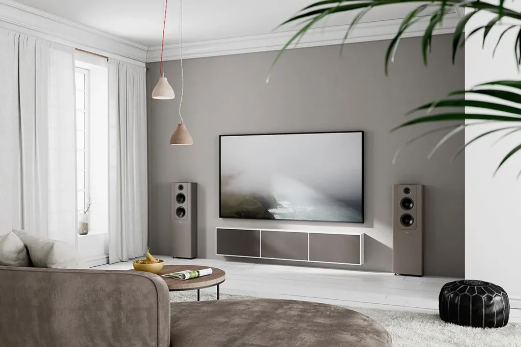 Floor-standing Speakers vs Bookshelf Speakers: What’s Best for Your Space?